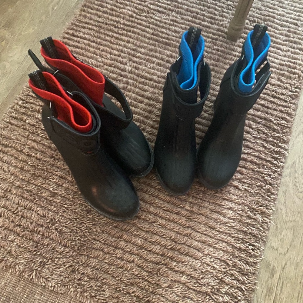 Women’s Black Rain Boots with Red or Blue Lining